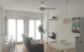 Apartamento renovado, luminoso, a 300m de la playa
